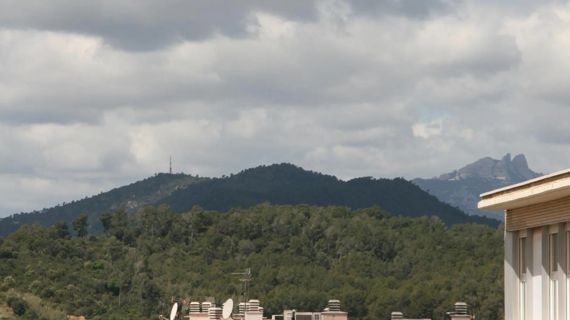 Apartamento Luminoso Y Bien Ubicado En La Zona Olimpica De Terrassa Barcelona Apartment
